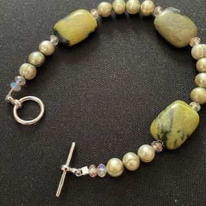 Green Tonal Bead Bracelet